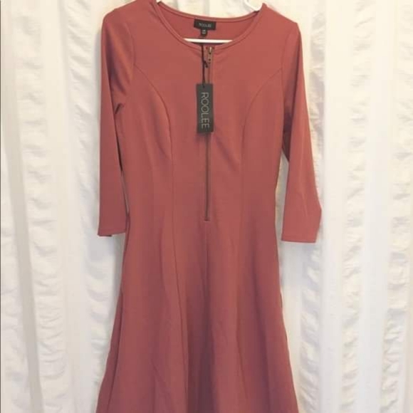 ROOLEE CYPRESS MIDI DRESS - NURSING FRIENDLY - Picture 5 of 5